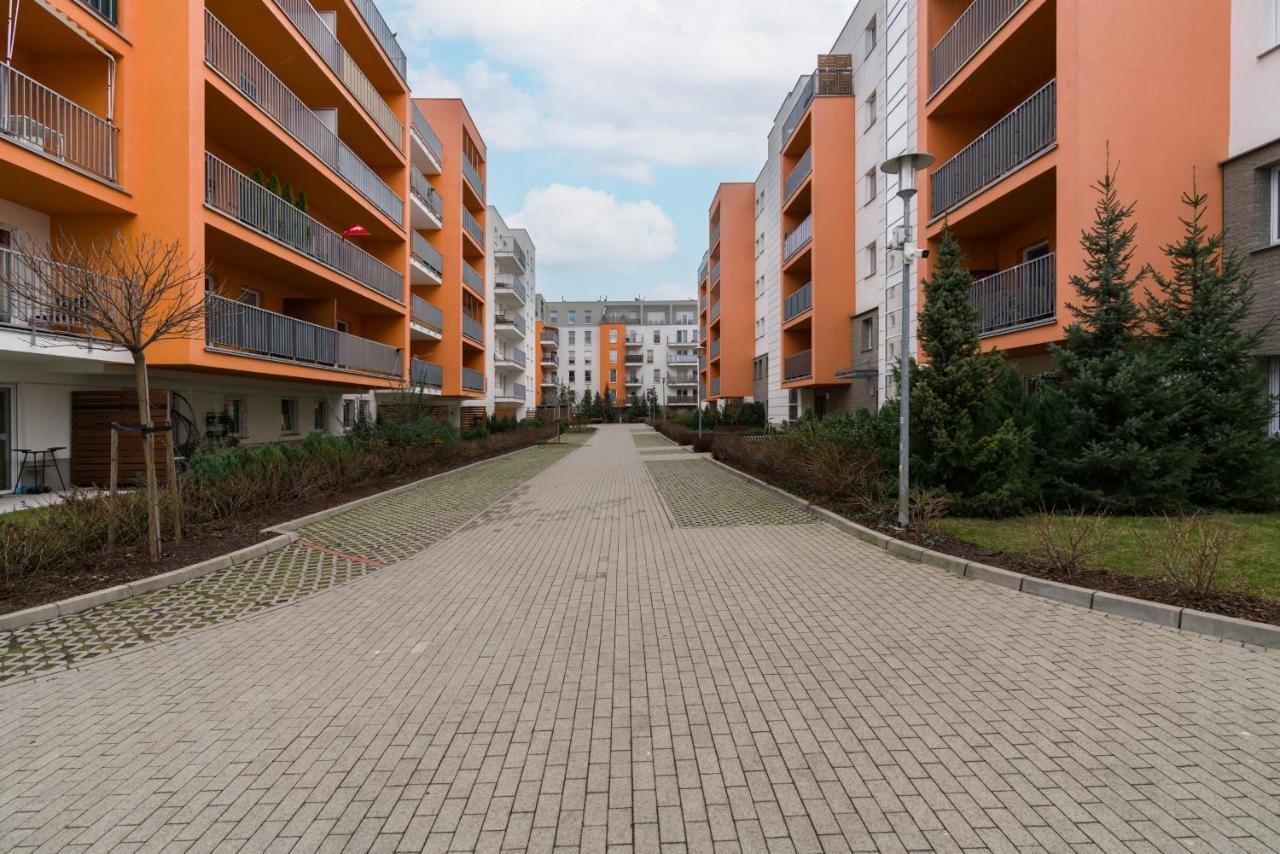 Wilczak Apartment With Free Garage Poznan By Noclegi Renters Exterior foto