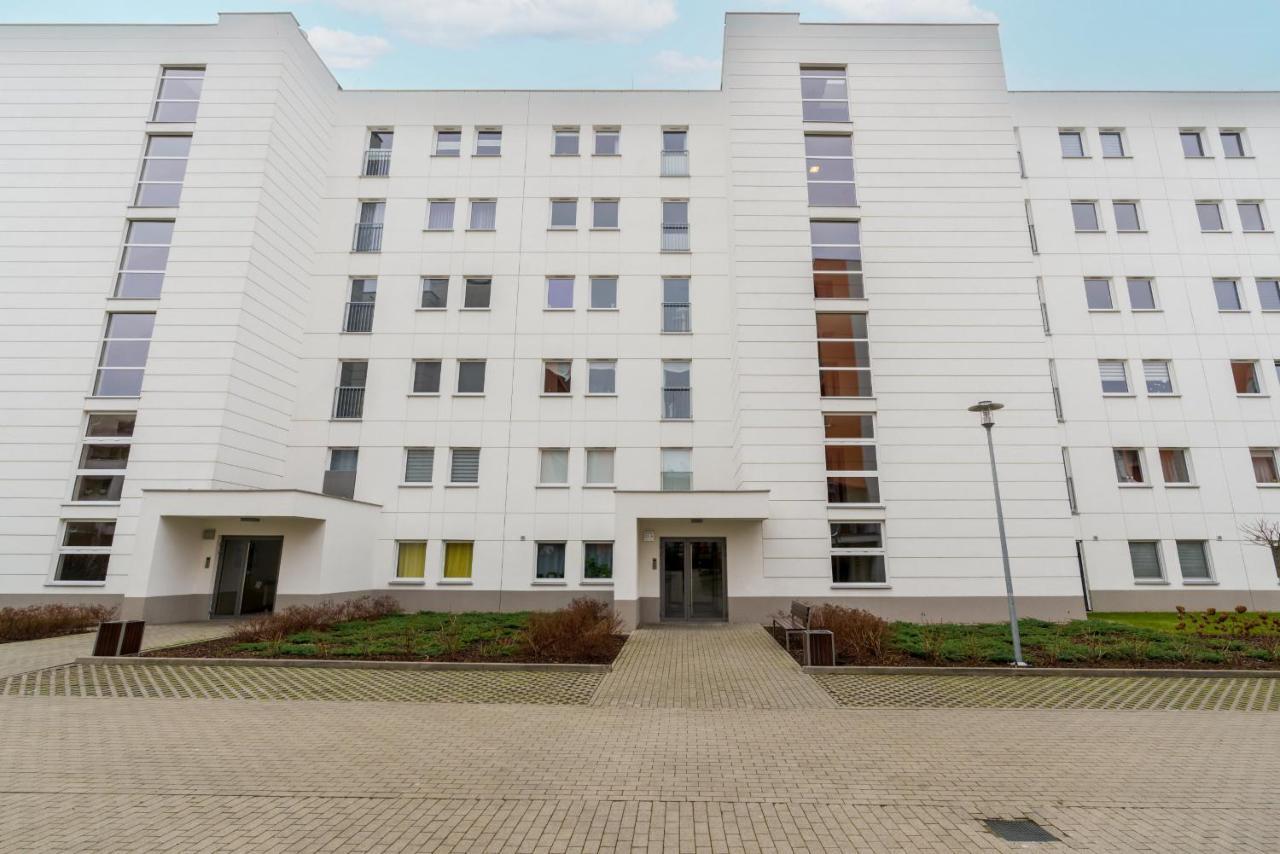 Wilczak Apartment With Free Garage Poznan By Noclegi Renters Exterior foto